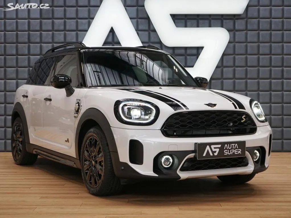 Mini Countryman SE ALL4 Hybrid HUD Harman Pano Image 1