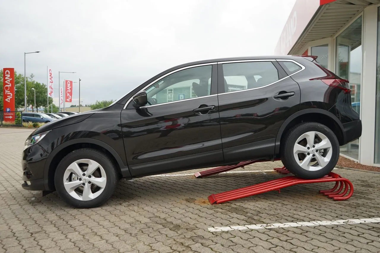 Nissan Qashqai 1.3 DIG-T...  Image 3